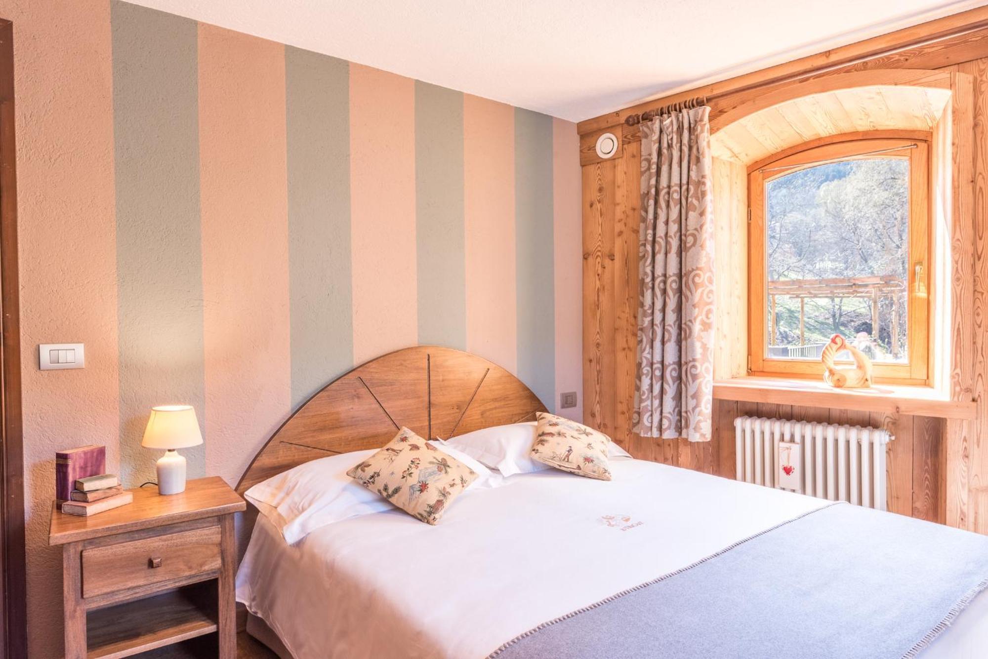 Maison Lo Triolet Introd Bagian luar foto